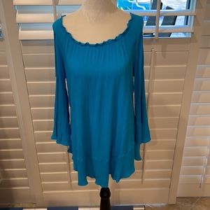 CHICOS BLUE COLD SHOULDER TOP RUFFLE SLEEVE AND BOTTOM. SIZE MISSES 8/10